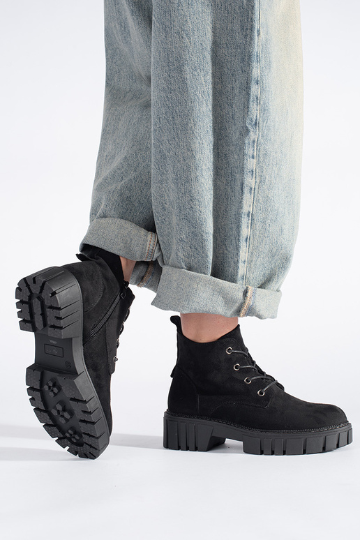 melnas krāsas sasiets zābaki zamšādas...