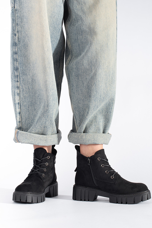 melnas krāsas sasiets zābaki zamšādas...