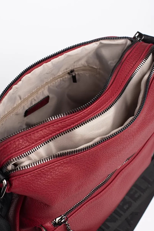 sarkana sieviešu rokassomu tipa...