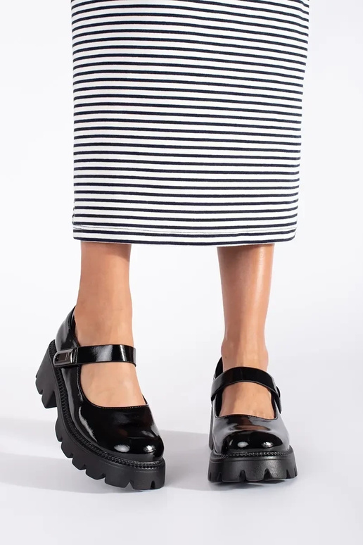 melnas krāsas lakots sieviešu kurpes...