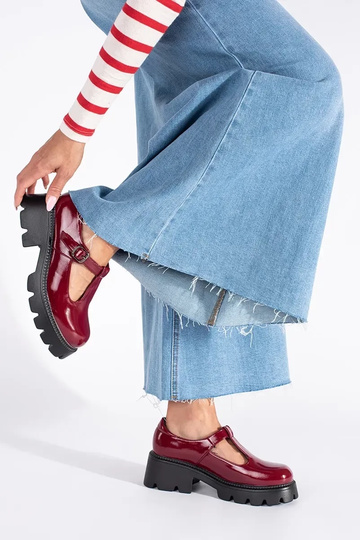 bordo krāsas lakots... 2