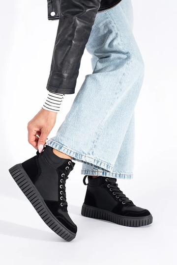 melnas krāsas zābaki... 2