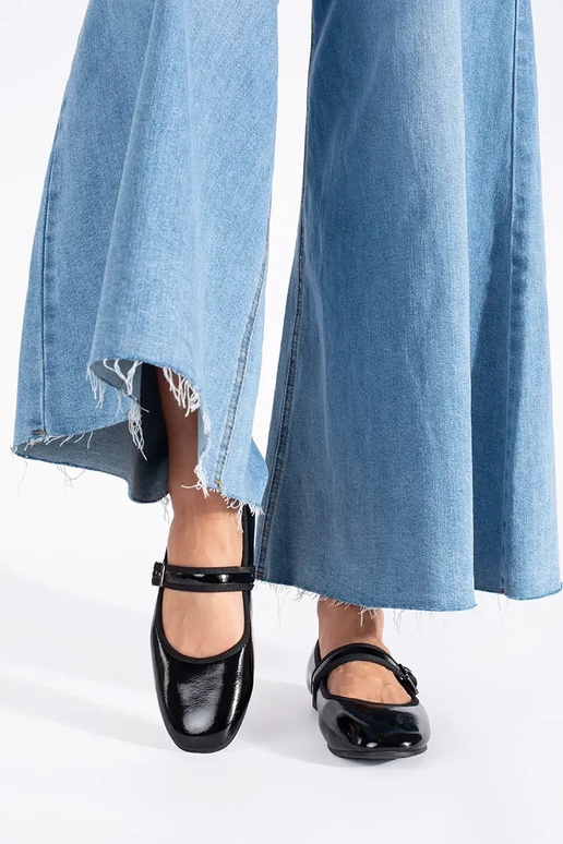 melnas krāsas lakots balerīnas