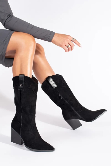 melnas krāsas zamšādas... 2