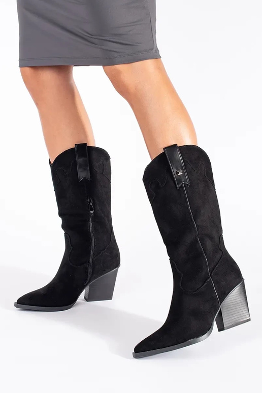 melnas krāsas zamšādas kovboju zābaki...