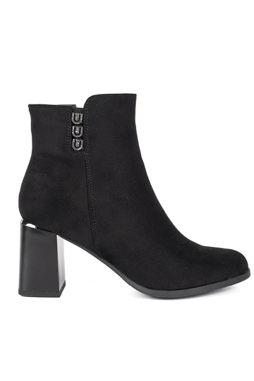 zamšādas Melnas krāsas...