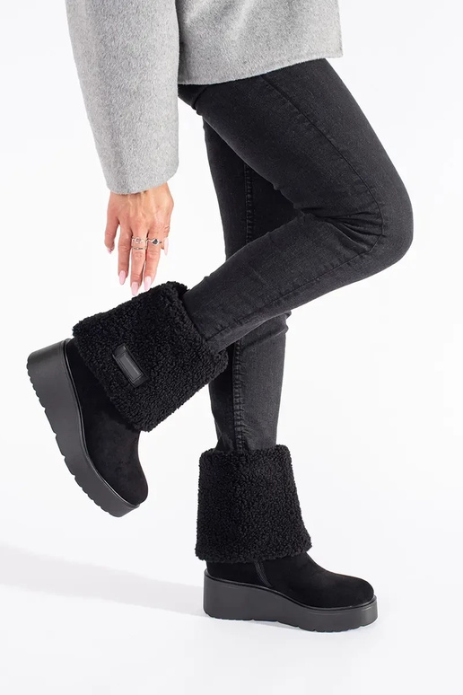 melnas krāsas izolēts sieviešu zābaki...