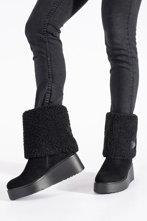 melnas krāsas izolēts sieviešu zābaki...