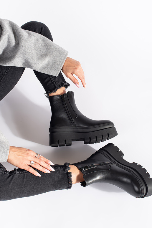 melnas krāsas Sieviešu zābaki ar... melnas krāsas Sieviešu zābaki ar...