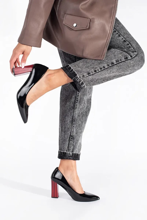 Eleganta stila lakots Melnas krāsas...