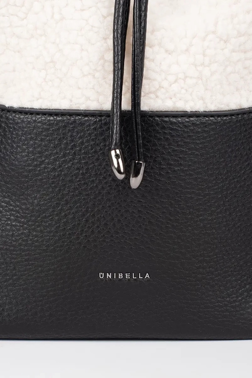 Melna eleganta rokassomiņa ar kažokādu