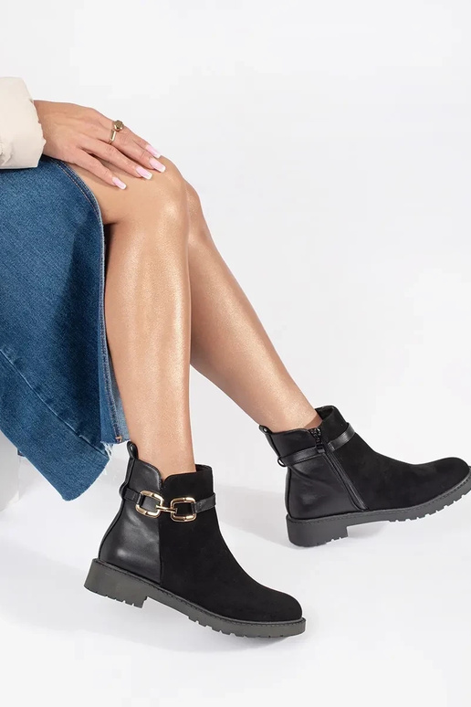 Sieviešu melni apavi ar dekoratīvu...