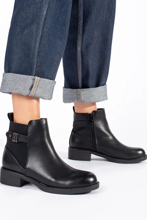 melnas Sieviešu kurpes uz zema papēža