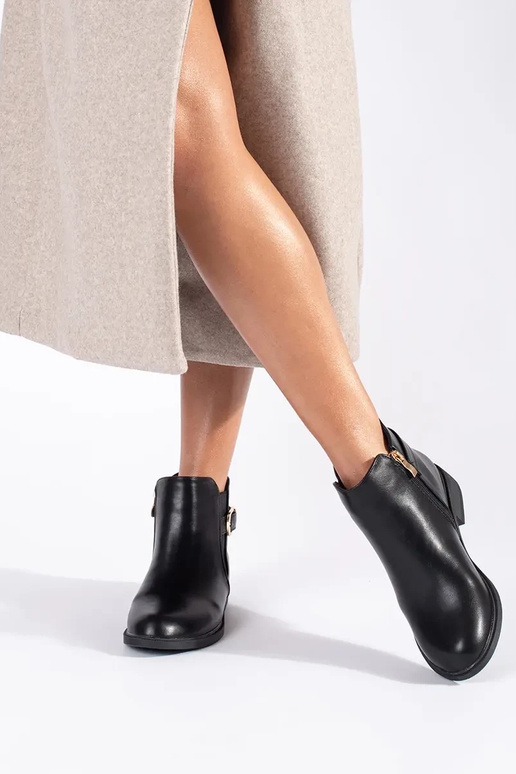 Melnas Sieviešu kurpes ar zelta...