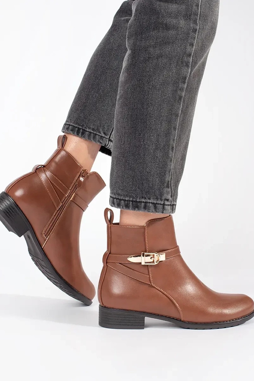 Sieviešu zempapēžu brūnas kurpes ar... Sieviešu zempapēžu brūnas kurpes ar...