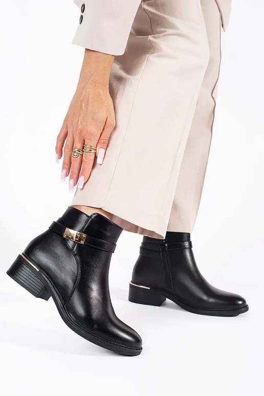 melnas sieviešu kurpes ar zelta... melnas sieviešu kurpes ar zelta...