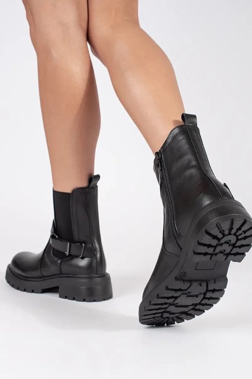 Melni ādas sieviešu apavi uz...