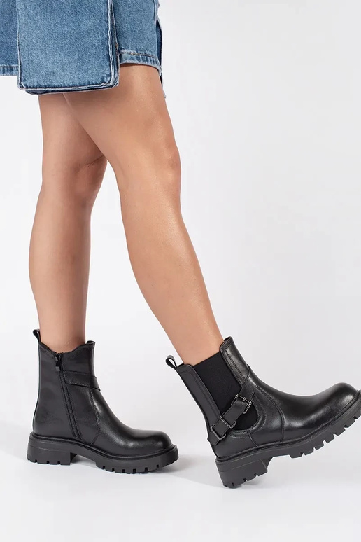 Melni ādas sieviešu apavi uz...