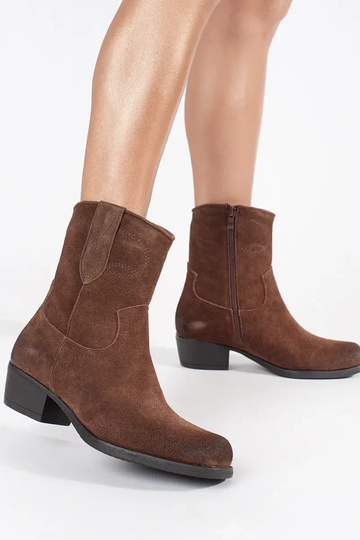 Brūni ādas kovboju zābaki... 2