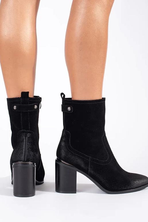 Melni ādas sieviešu zābaki ar... Melni ādas sieviešu zābaki ar...