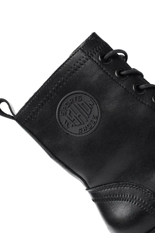 Melnas šņorējamas sieviešu platformas... Melnas šņorējamas sieviešu platformas...