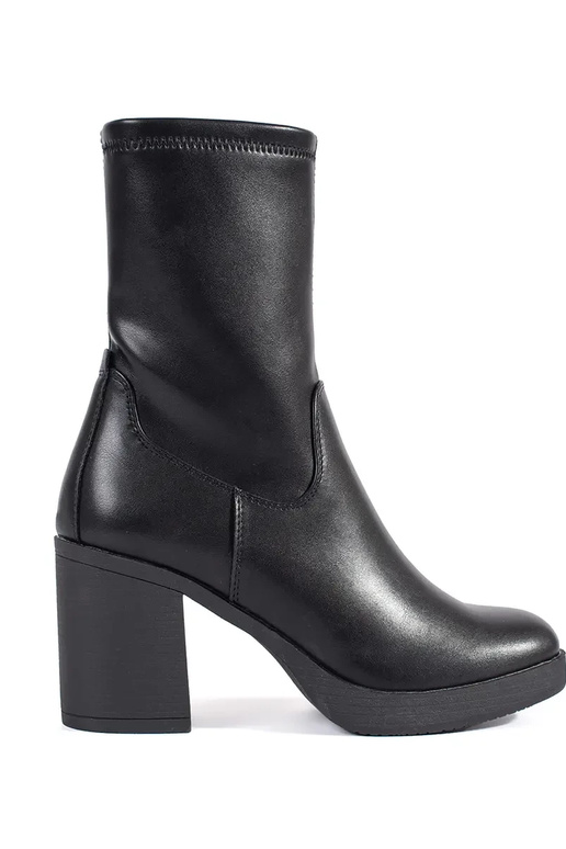 melnas sieviešu kurpes uz papēža no...