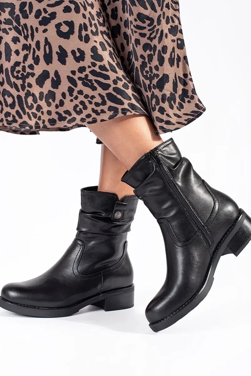 melnas ādas siltinātas sieviešu apavi... melnas ādas siltinātas sieviešu apavi...