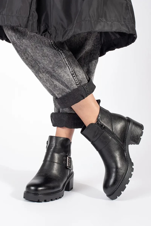 Sieviešu melni ādas apavi ar...