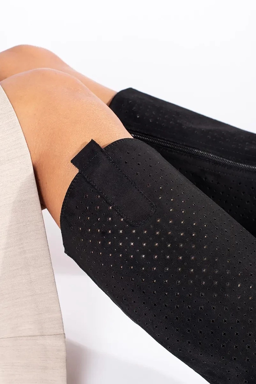 melni zamšādas džekzābaki ar ažūra...