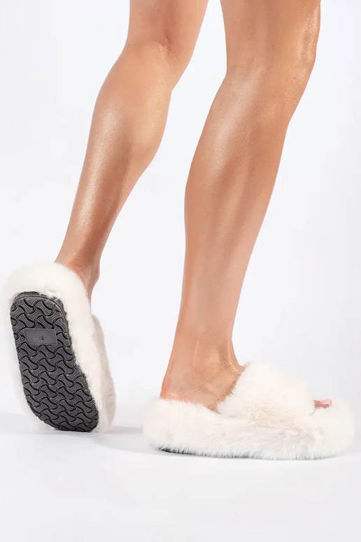 Smilškrāsas kažokādas platformas... Smilškrāsas kažokādas platformas...