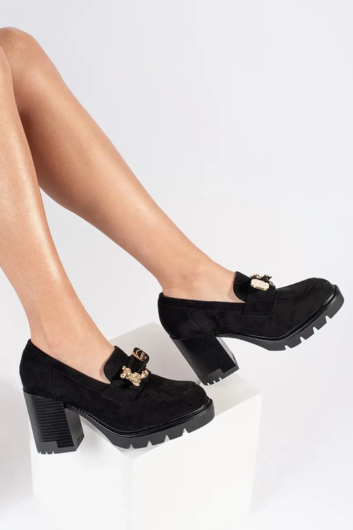 Sieviešu zamšādas sandales ar papēžu... Sieviešu zamšādas sandales ar papēžu...