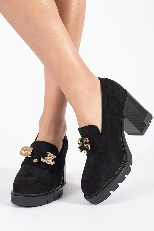 Sieviešu zamšādas sandales ar papēžu... Sieviešu zamšādas sandales ar papēžu...