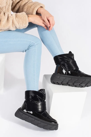 melnas krāsas izolēts... 2