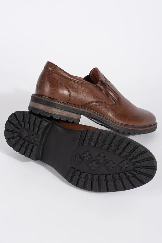 Brūnas kedas ar pogām