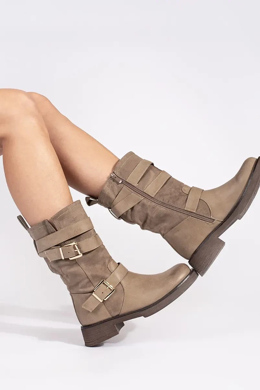 Bēšas krāsas dāmu zempapēžu kurpes ar...