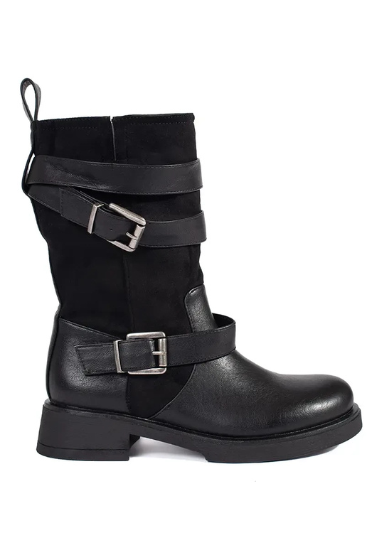 melnas krāsas sieviešu zābaki uz zema...