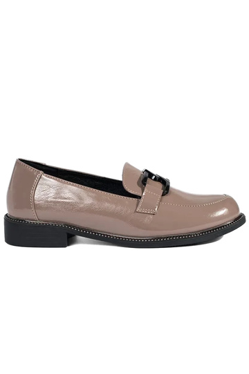 smilšu krāsas mokasīni...