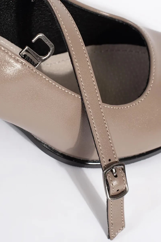 Augstpapēžu kurpes uz papēža smilšu...