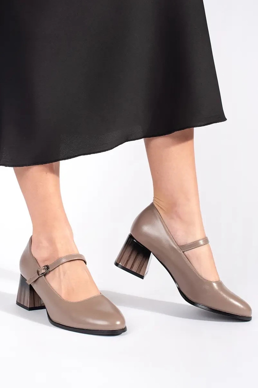 Augstpapēžu kurpes uz papēža smilšu...