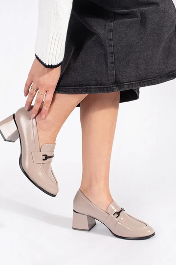 smilšu krāsas kurpes... 2