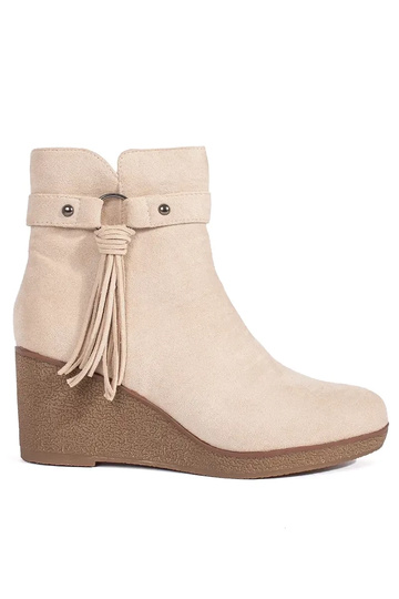 zamšādas gaišismilšu krāsas...