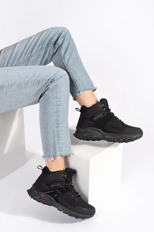 melnas krāsas izolēts Trekinga apavi melnas krāsas izolēts Trekinga apavi