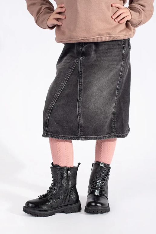 melnas krāsas mežģīņots zābaki...