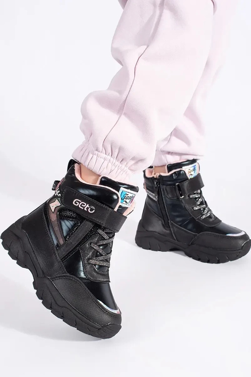 melnas krāsas trzeIniki meitenīga uz...