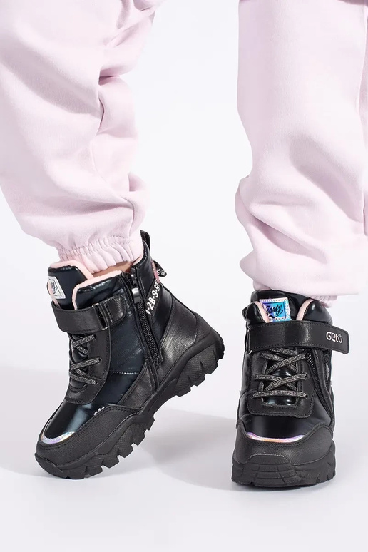 melnas krāsas trzeIniki meitenīga uz...