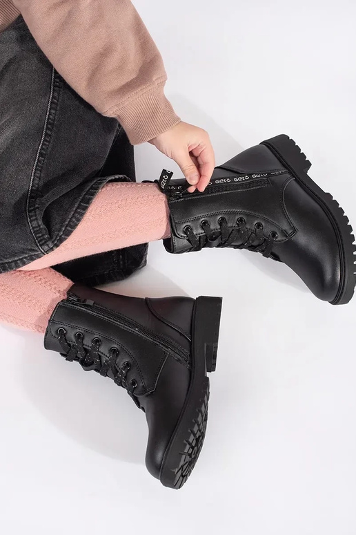 melnas krāsas mežģīņots zābaki meitenīga