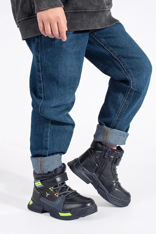 Augsts izolēts trzeIniki puicisks