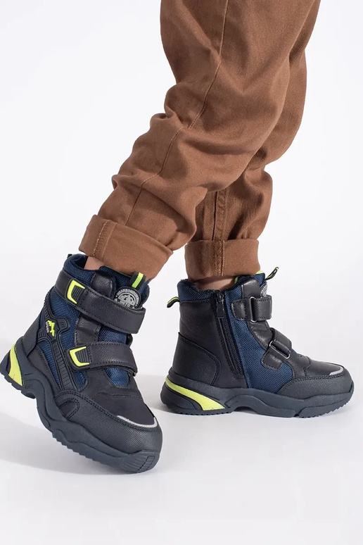 tumši zilas krāsas izolēts trzeIniki...