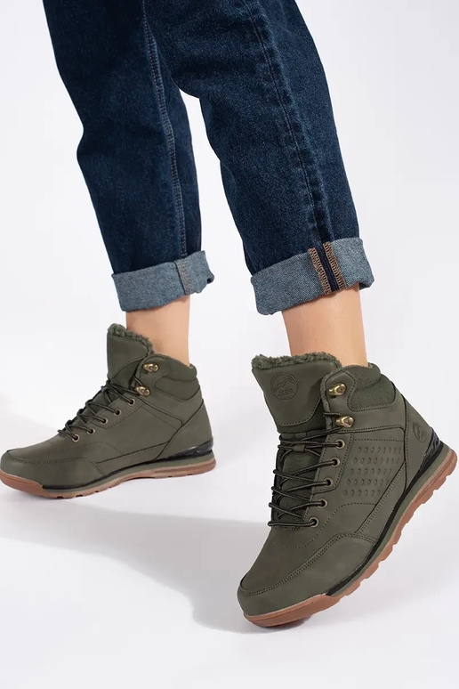 haki krāsas Trekinga apavi izolēts haki krāsas Trekinga apavi izolēts