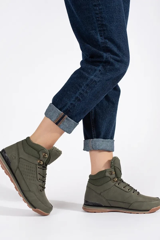 haki krāsas Trekinga apavi izolēts haki krāsas Trekinga apavi izolēts